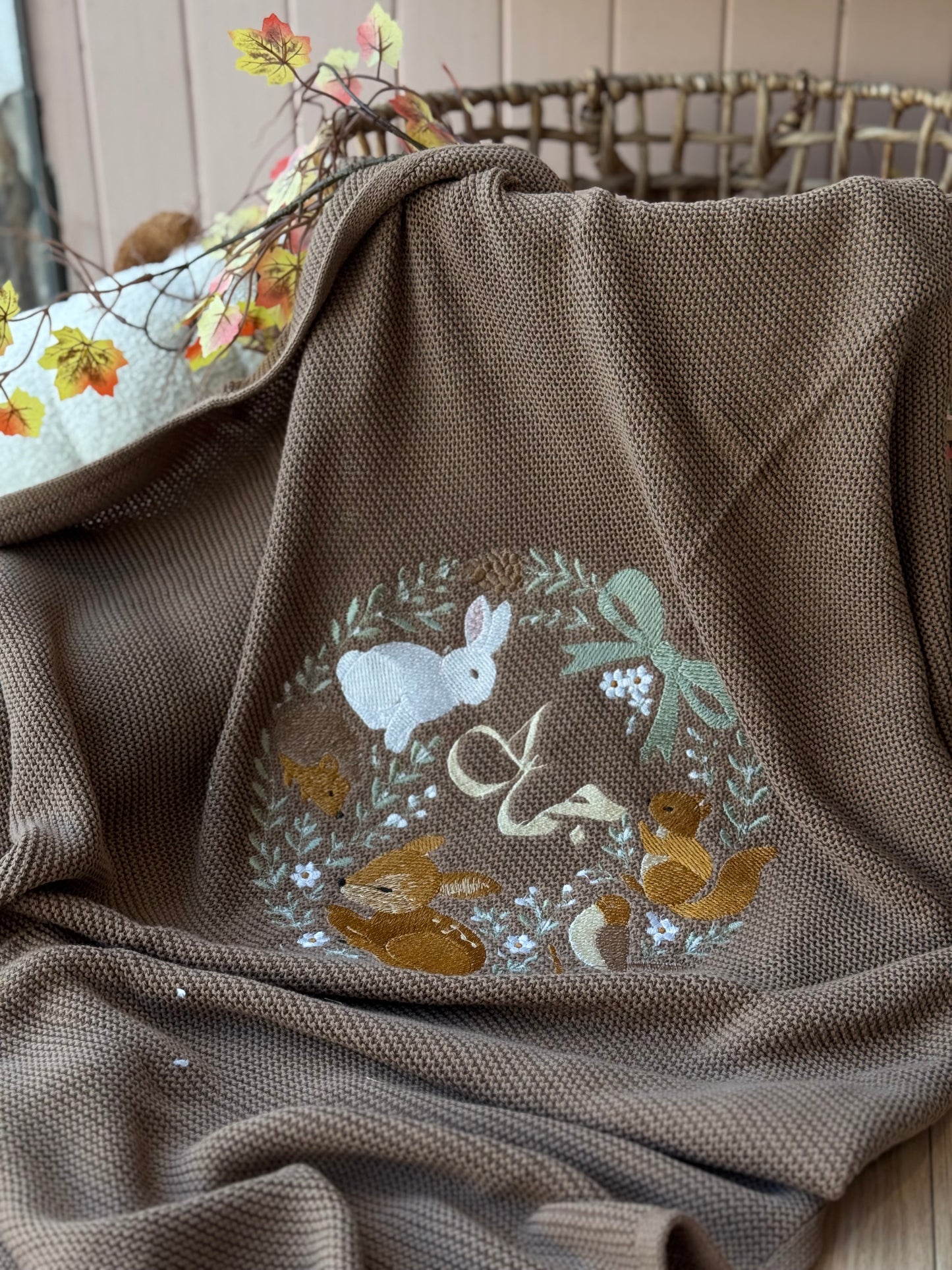 שמיכה סרוגה רקמה חיות סתיו