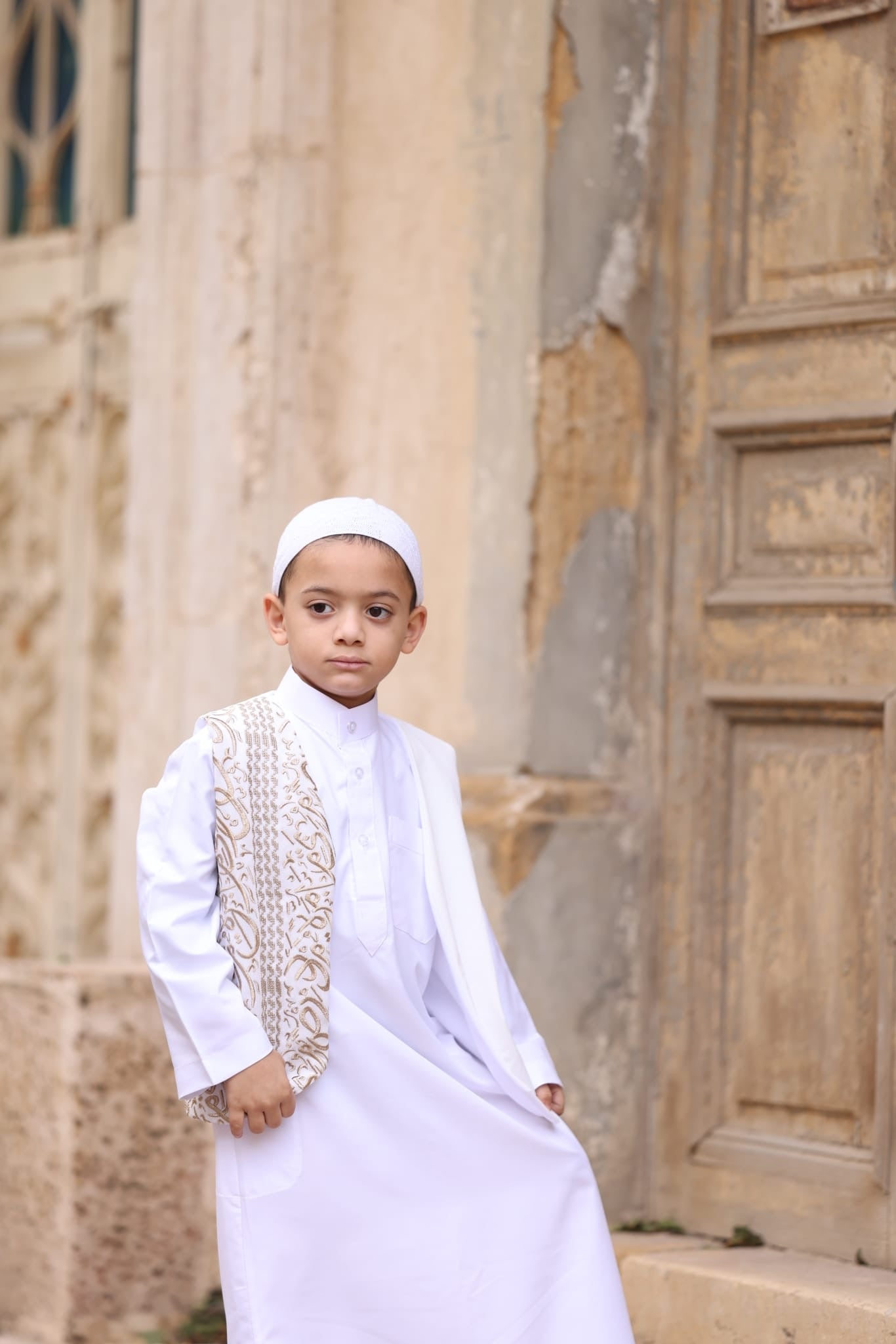 جلبية وڤيست دهبي