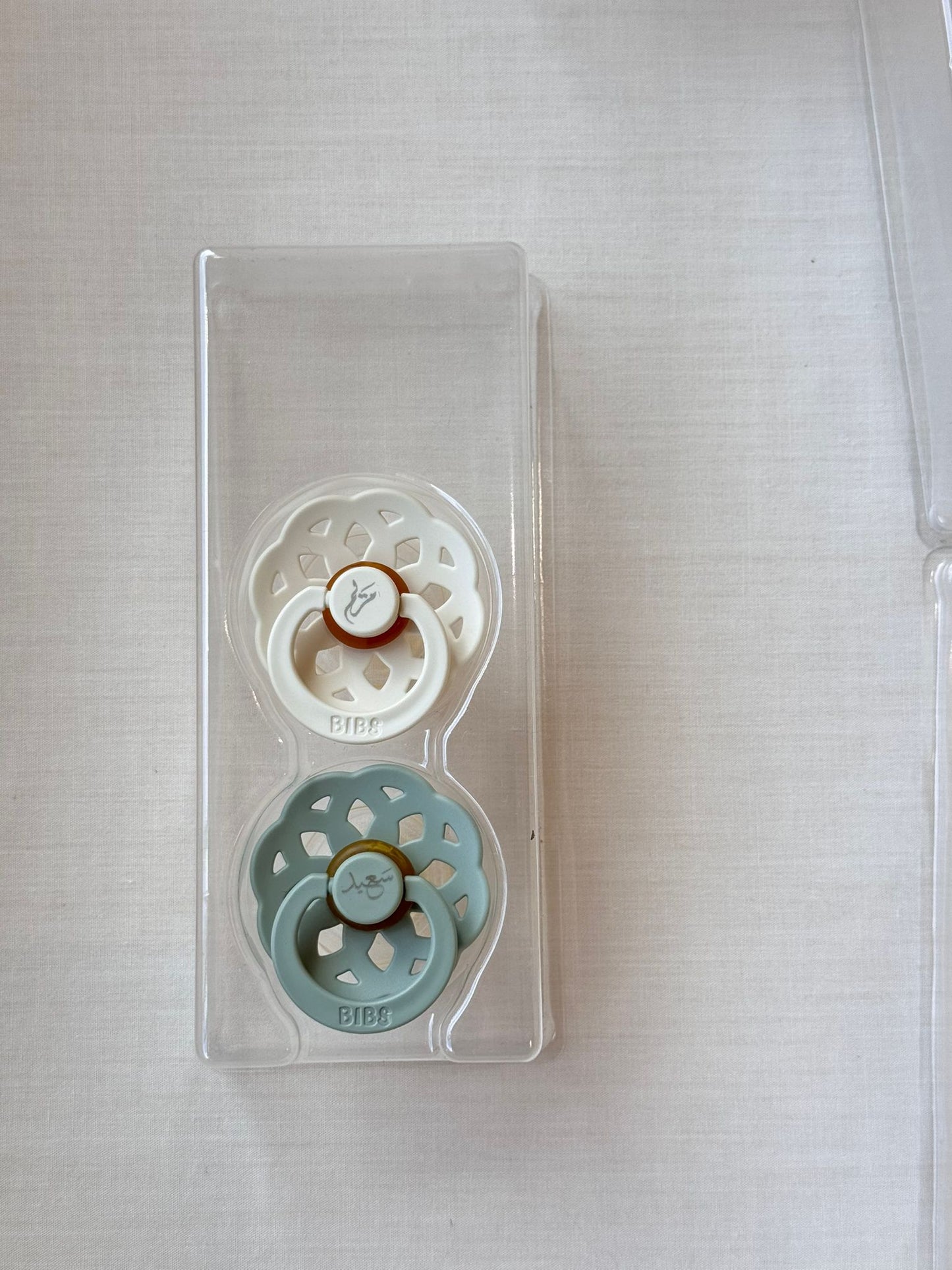 זוג מוצצים ביבס