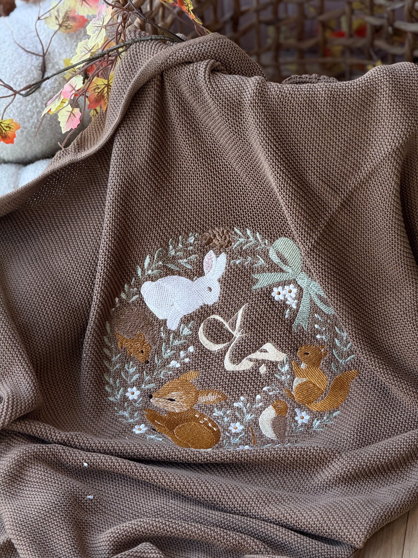 שמיכה סרוגה רקמה חיות סתיו