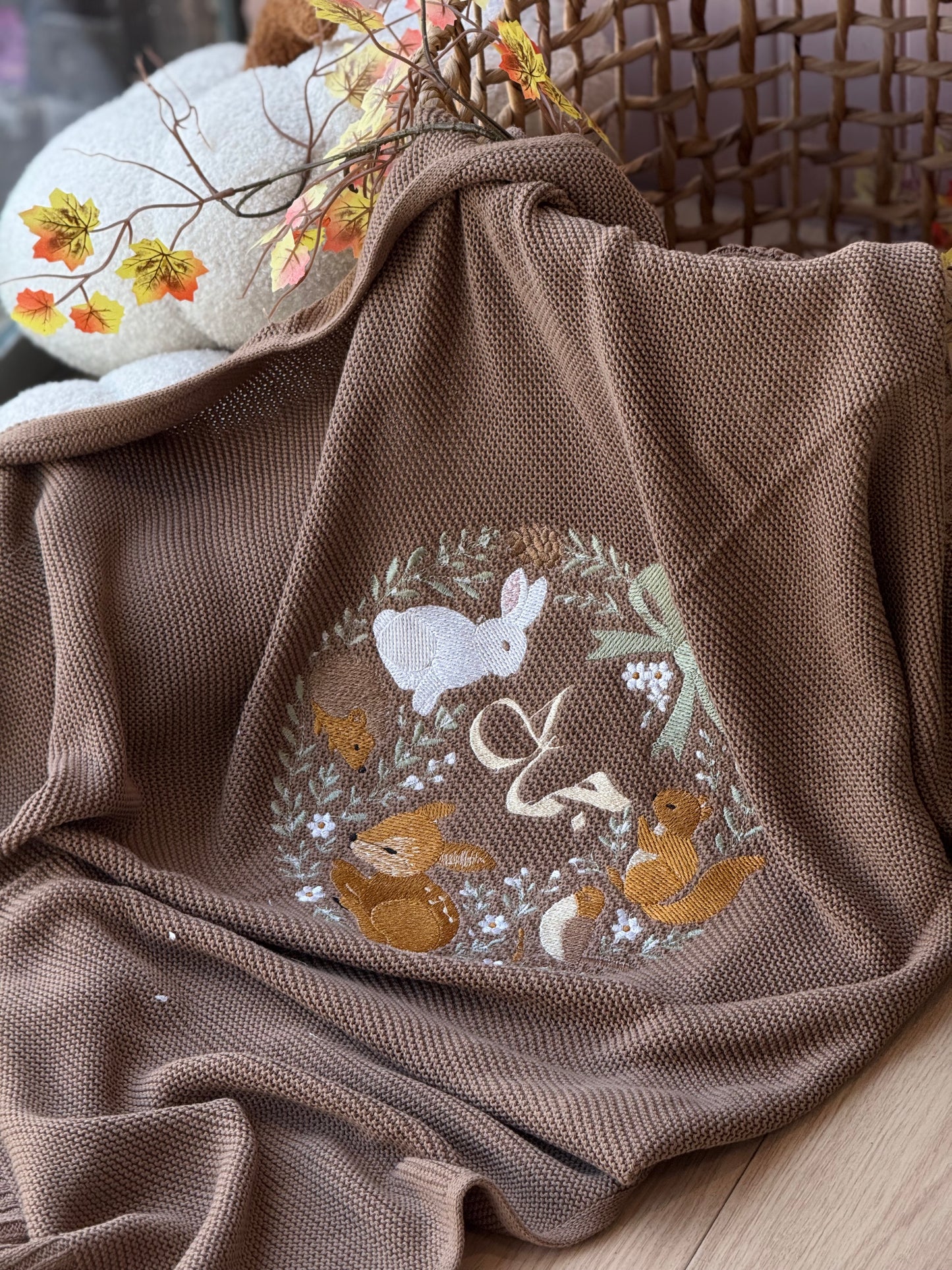 שמיכה סרוגה רקמה חיות סתיו