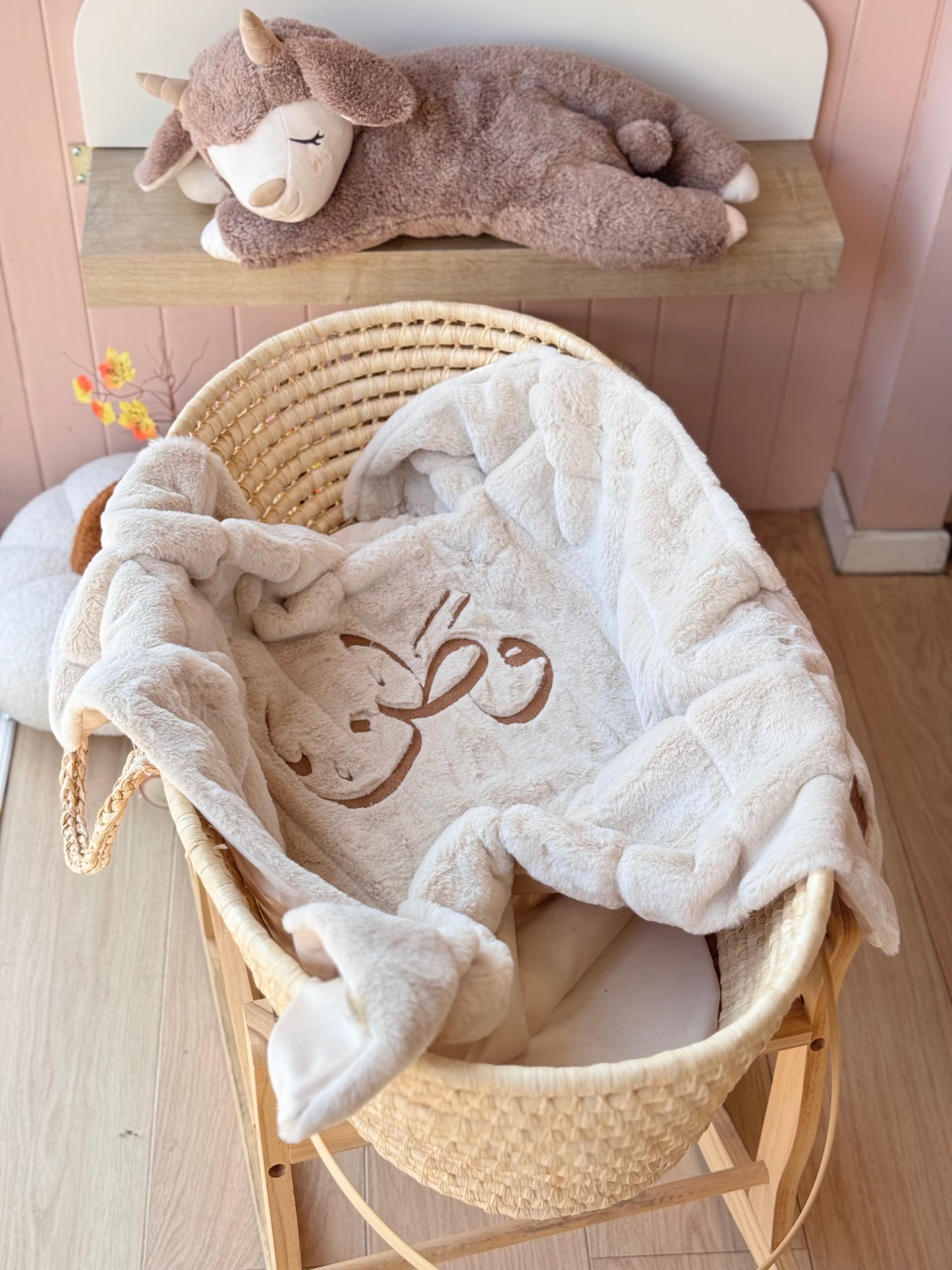 שמיכת פרווה רקומה