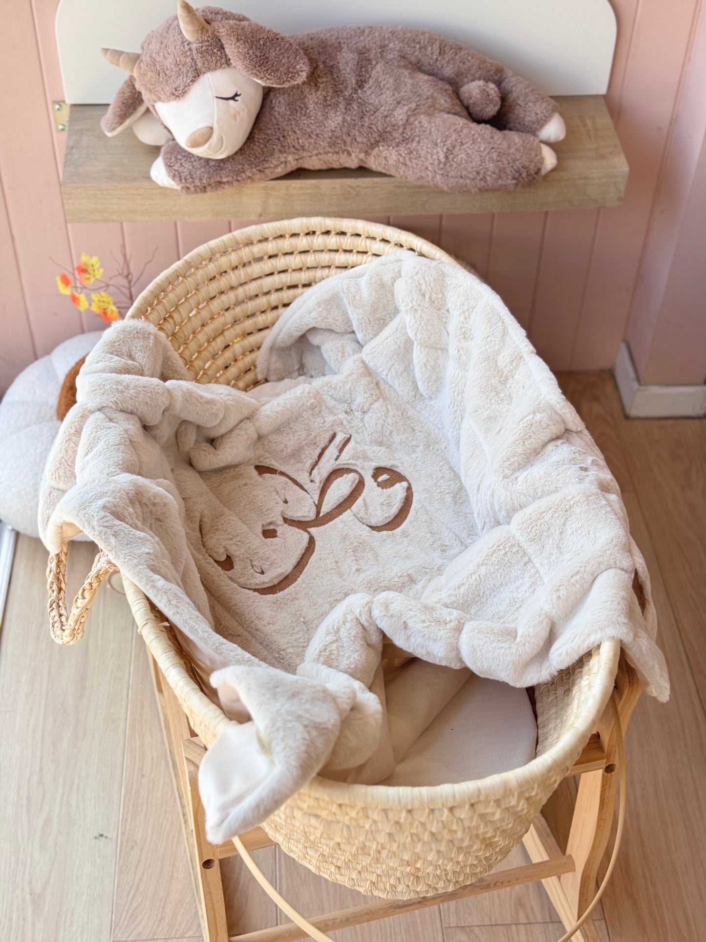 שמיכת פרווה רקומה