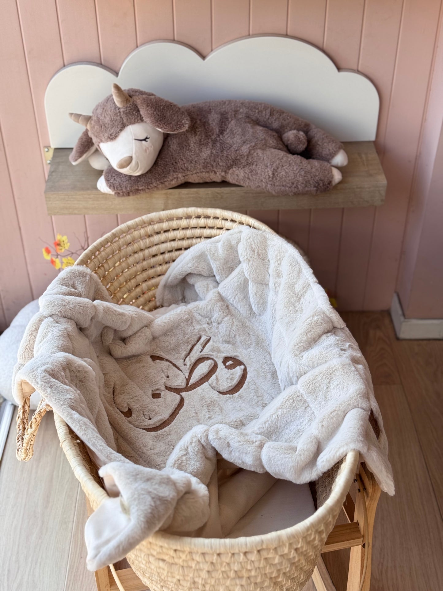 שמיכת פרווה רקומה