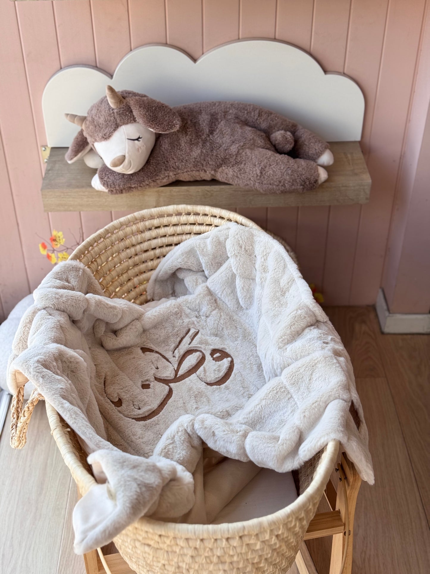 שמיכת פרווה רקומה