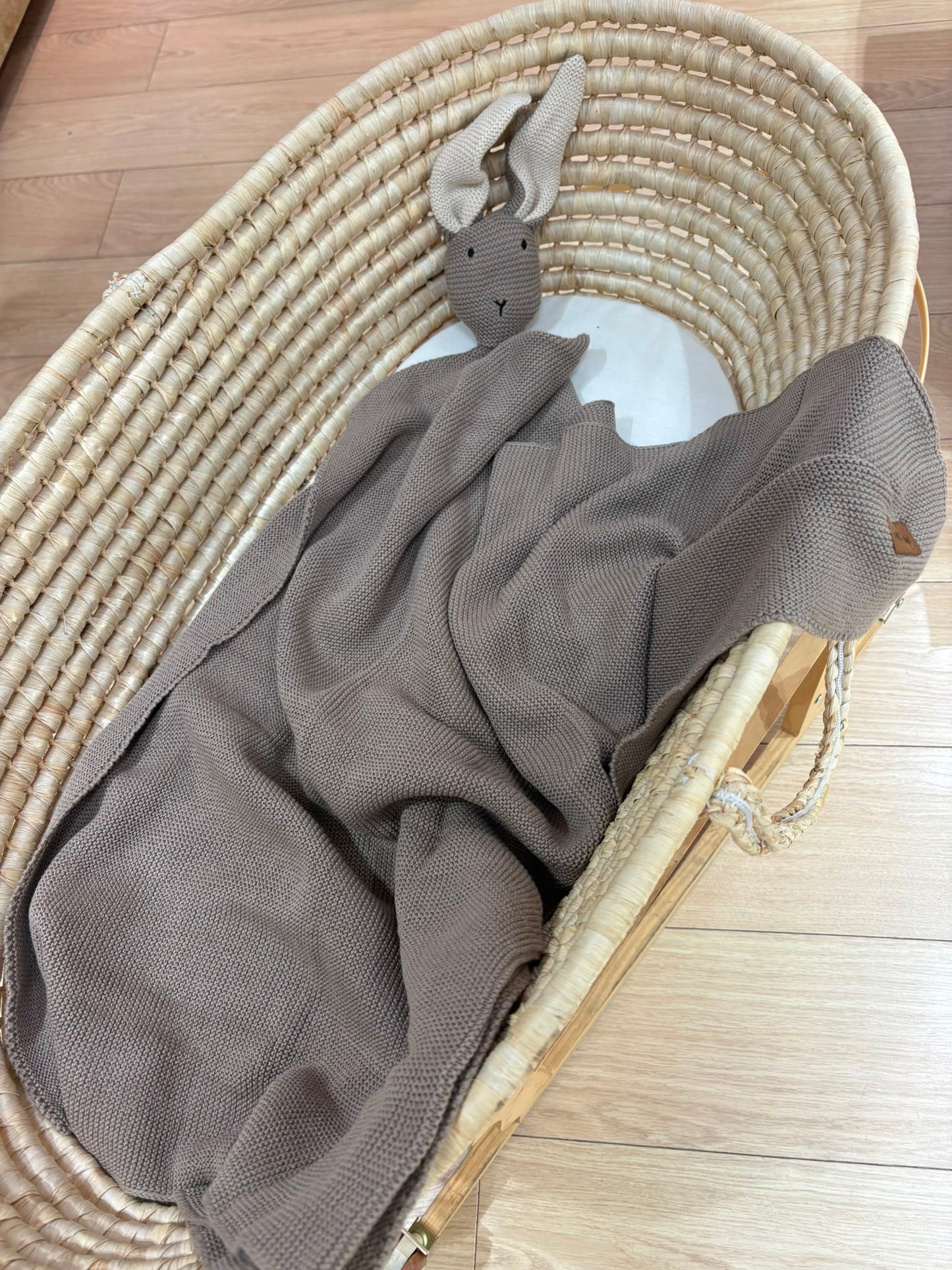 שמיכה  סרוגה bunny חום
