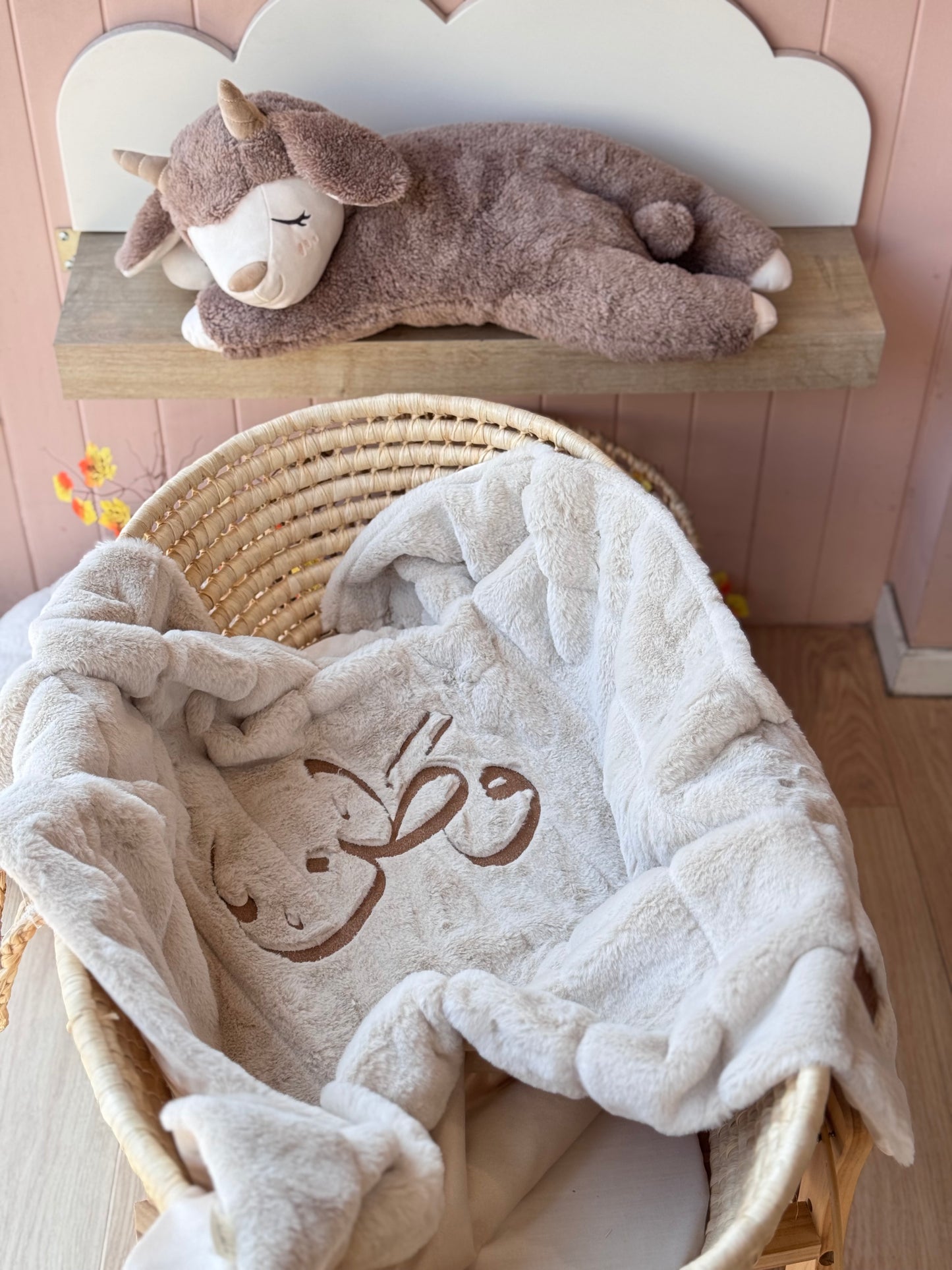 שמיכת פרווה רקומה