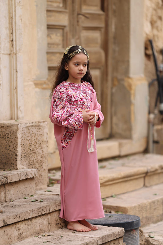 عباي بتطريز تراثي زهري