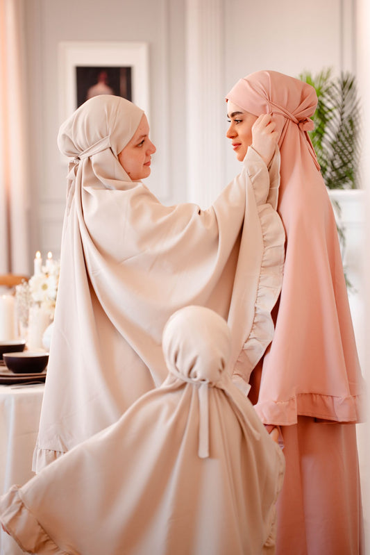 طقم صلاة نسائي- لون بيج