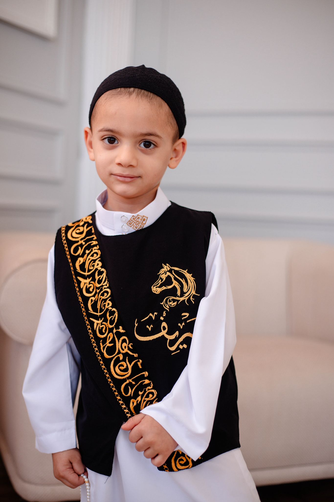 جلبية وڤيست دهبي