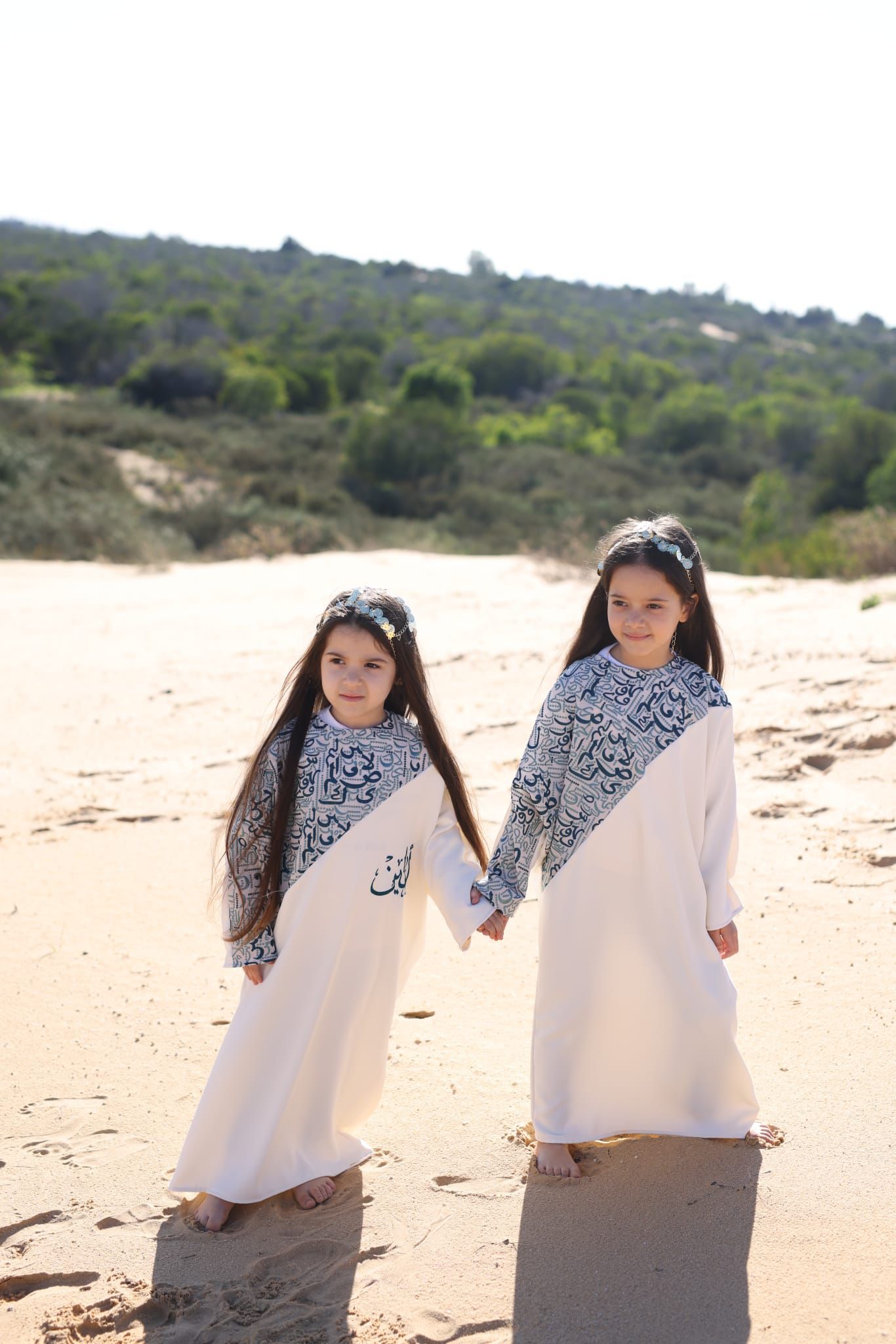 عباية بتطريز تركواز